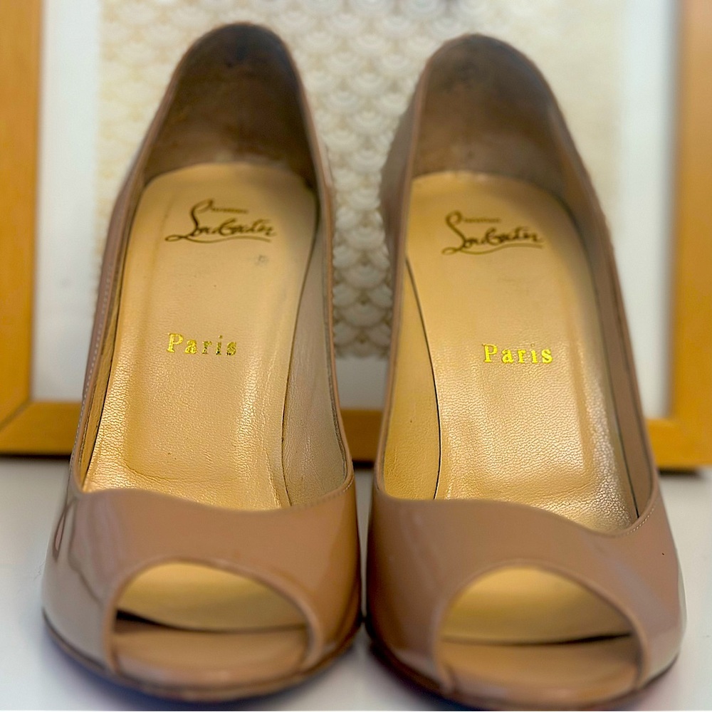 Nude Peep-toe Louboutin heels